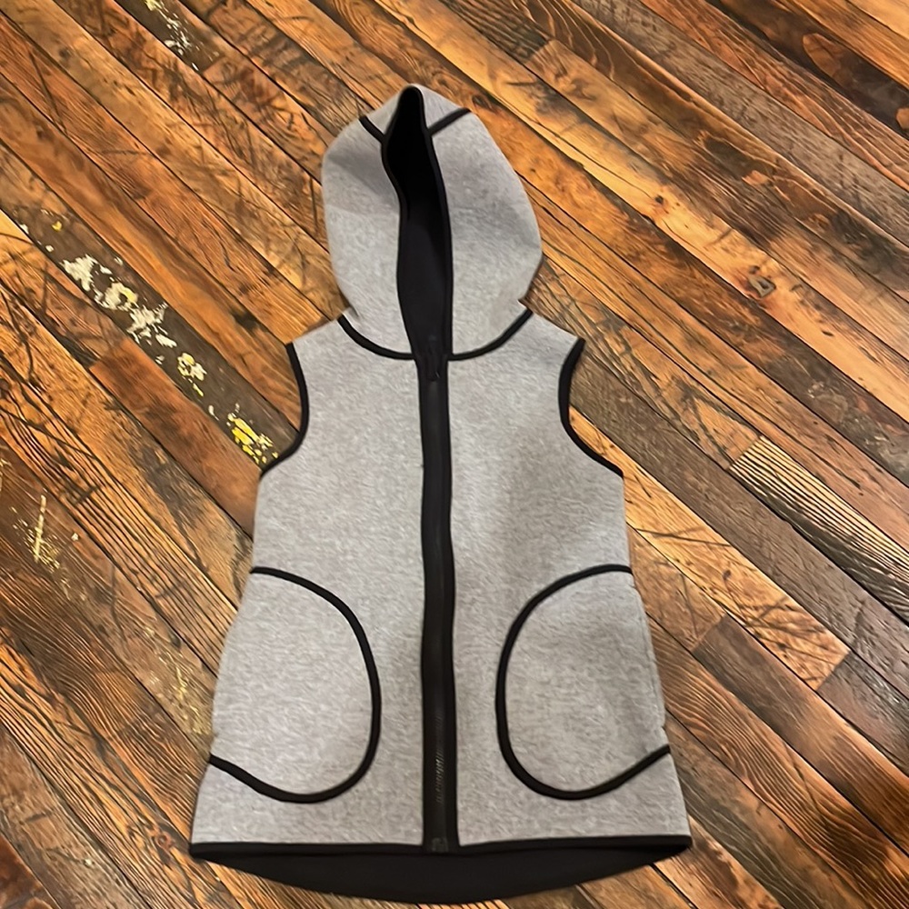 Lululemon reversible hooded vest. Size 4.